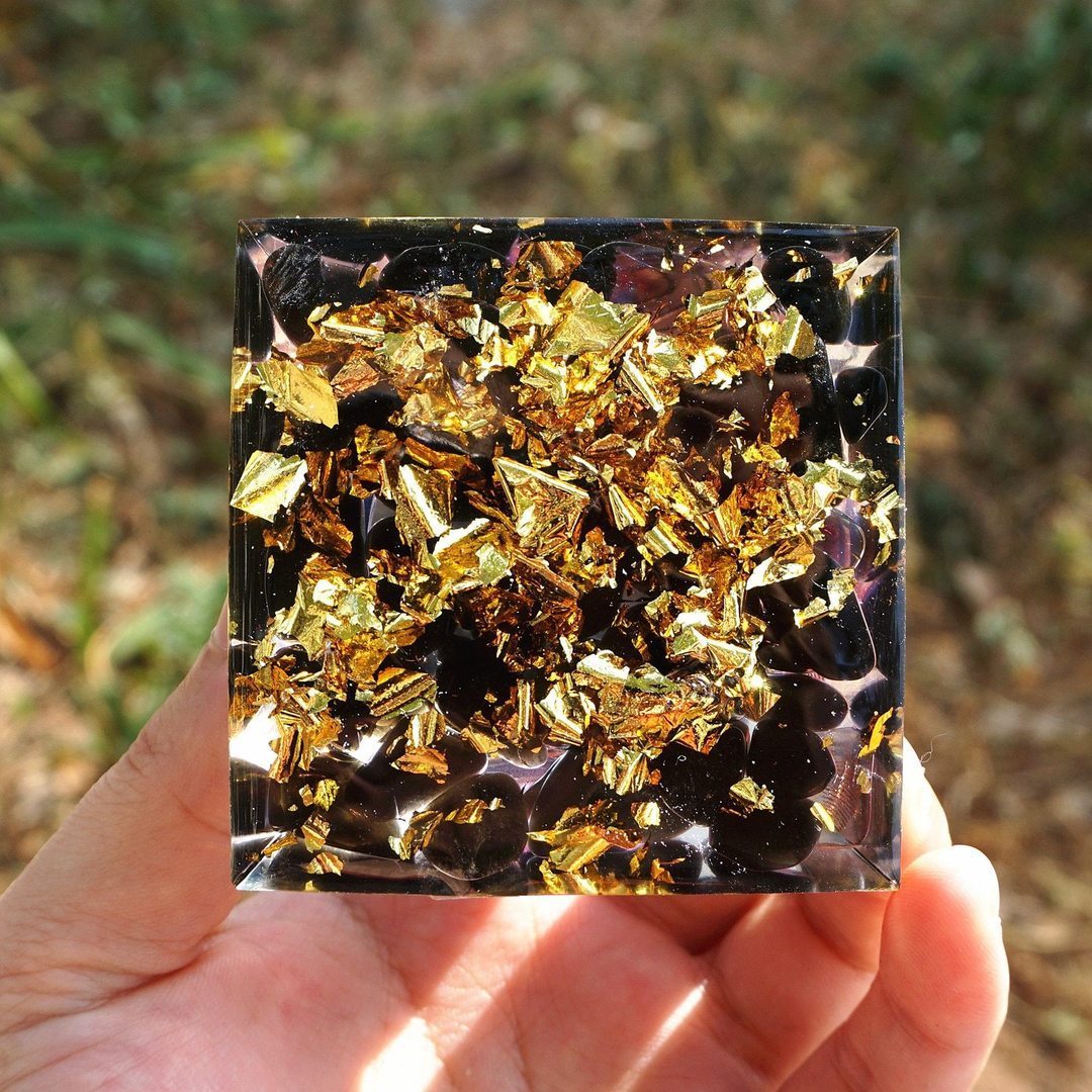 Natural Crystals Centerpiece Energy Generator
