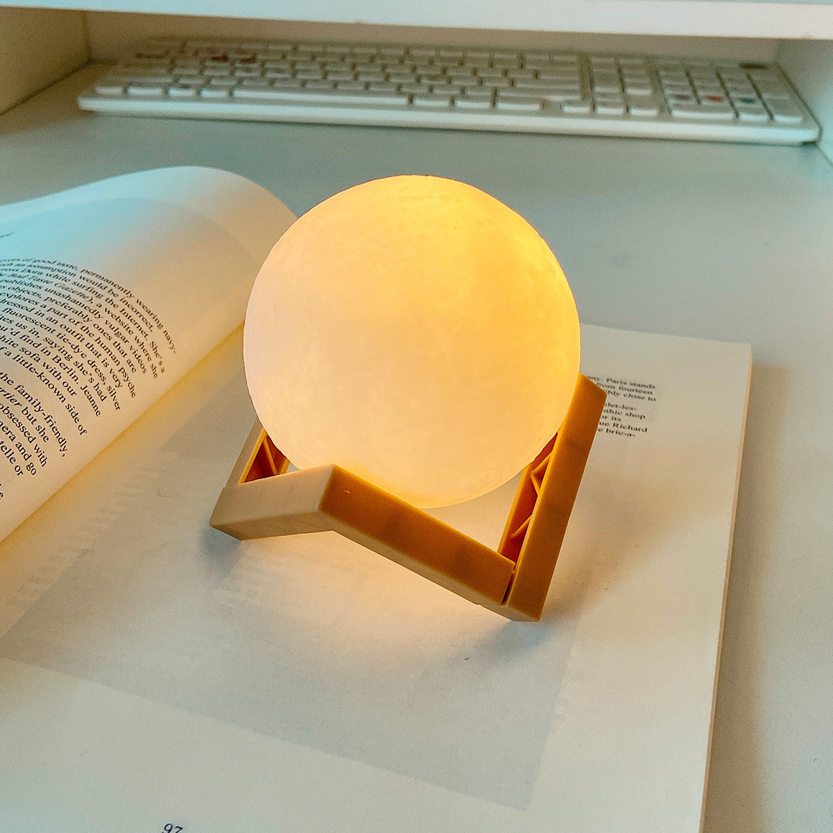 3D Print Rechargeable Moon Lamp